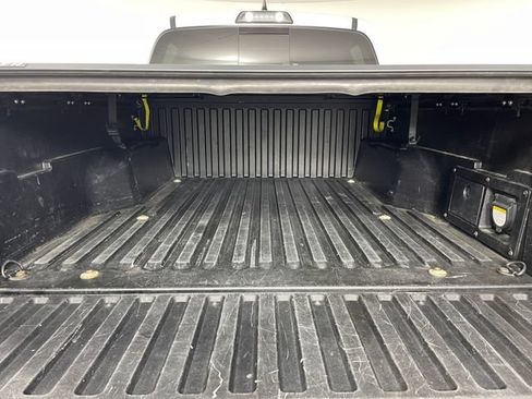 Used 2019 Toyota Tacoma Limited AWD/4WD image 21