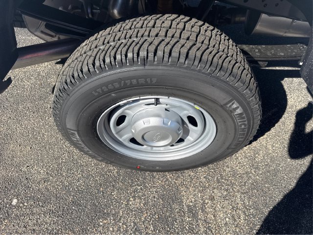 New 2027 Ford F250 XL w/ 360-Degree Camera Package AWD/4WD image 17