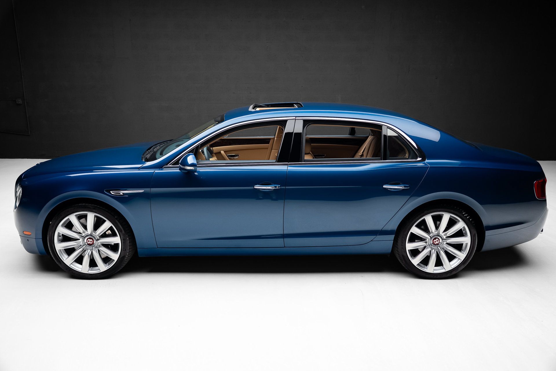 Used 2016 Bentley Flying Spur V8 AWD/4WD image 16