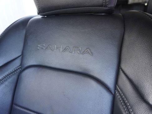 Used 2018 Jeep Wrangler Unlimited Sahara image 39