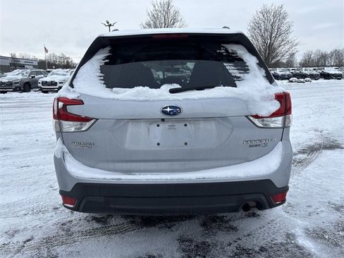 Used 2023 Subaru Forester Premium image 10