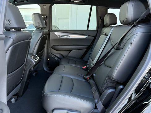 New 2025 Cadillac XT6 Luxury image 5