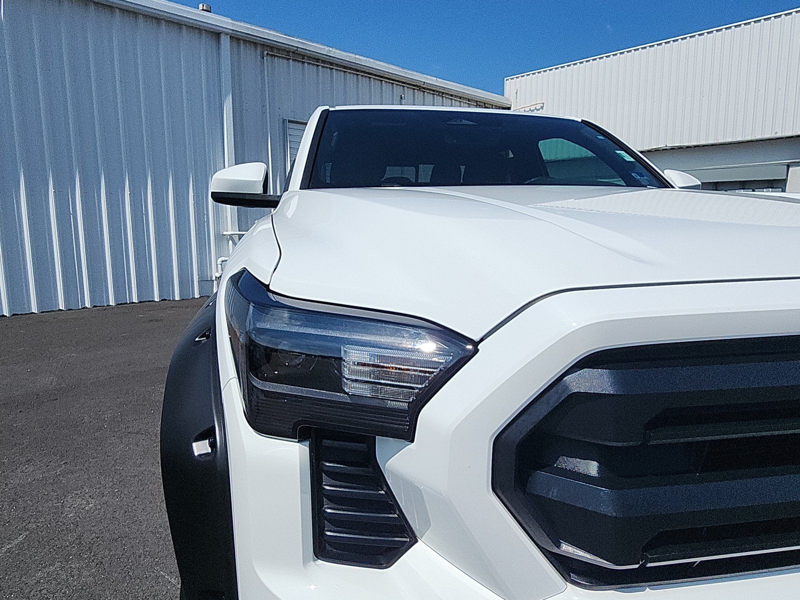 Used 2024 Toyota Tacoma SR5 AWD/4WD image 12