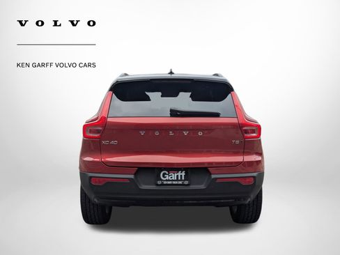 Used 2022 Volvo XC40 T5 R-Design w/ Advanced Package image 4