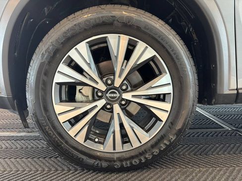 Used 2022 Nissan Rogue SV AWD/4WD image 11