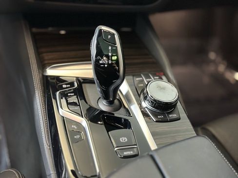 Used 2023 BMW M550i xDrive w/ Executive Package image 17