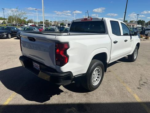 Used 2023 Chevrolet Colorado W/T RWD image 5