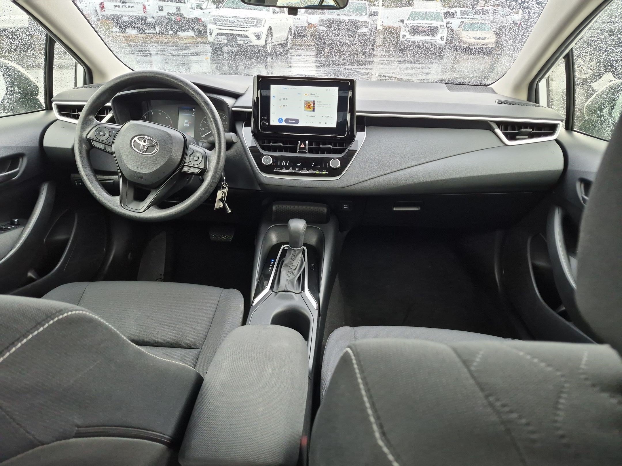 Used 2025 Toyota Corolla LE FWD image 30