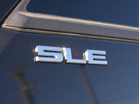 Certified 2018 GMC Terrain SLE w/ Driver Convenience Package FWD image 16