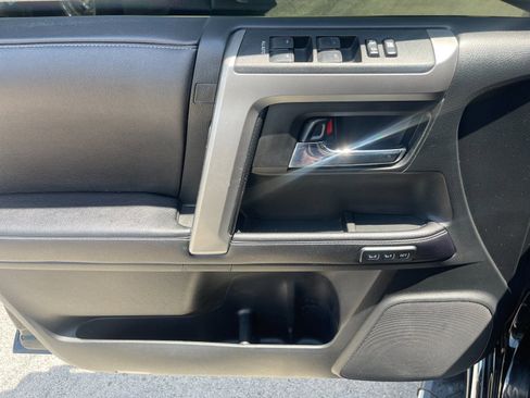 Used 2017 Toyota 4Runner Limited AWD/4WD image 12