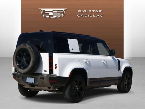 Used 2023 Land Rover Defender 110 X-Dynamic SE image 5