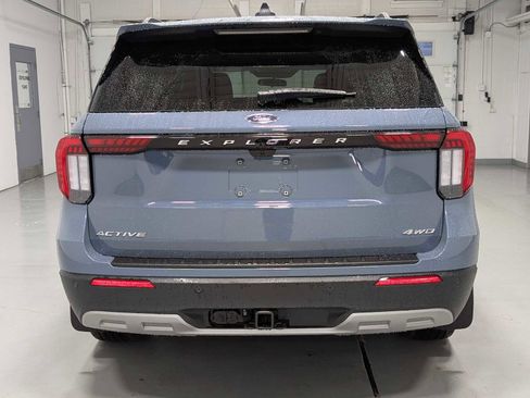 Certified 2025 Ford Explorer Active w/ Active Comfort Package image 9