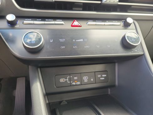 Used 2025 Hyundai Sonata SEL FWD image 28