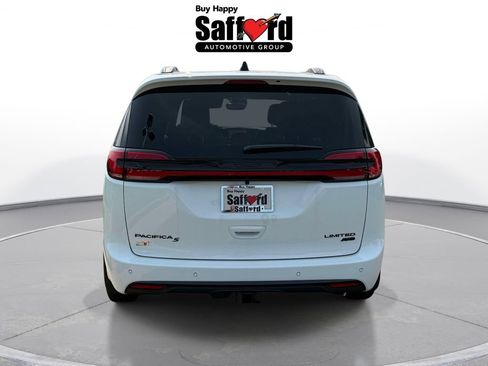 New 2027 Chrysler Pacifica Limited w/ Family Tech Group AWD/4WD image 7