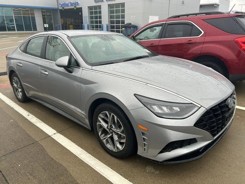 Used 2023 Hyundai Sonata SEL image 1