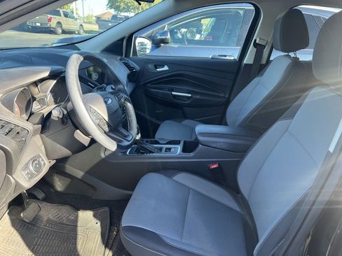 Used 2017 Ford Escape SE w/ Equipment Group 201A image 5