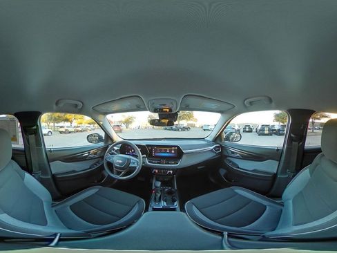 Used 2025 Chevrolet TrailBlazer LT image 42