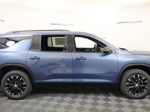 New 2026 Chevrolet Traverse LT w/ Sun and Wheel Package image 4
