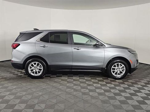 Used 2024 Chevrolet Equinox LT image 2
