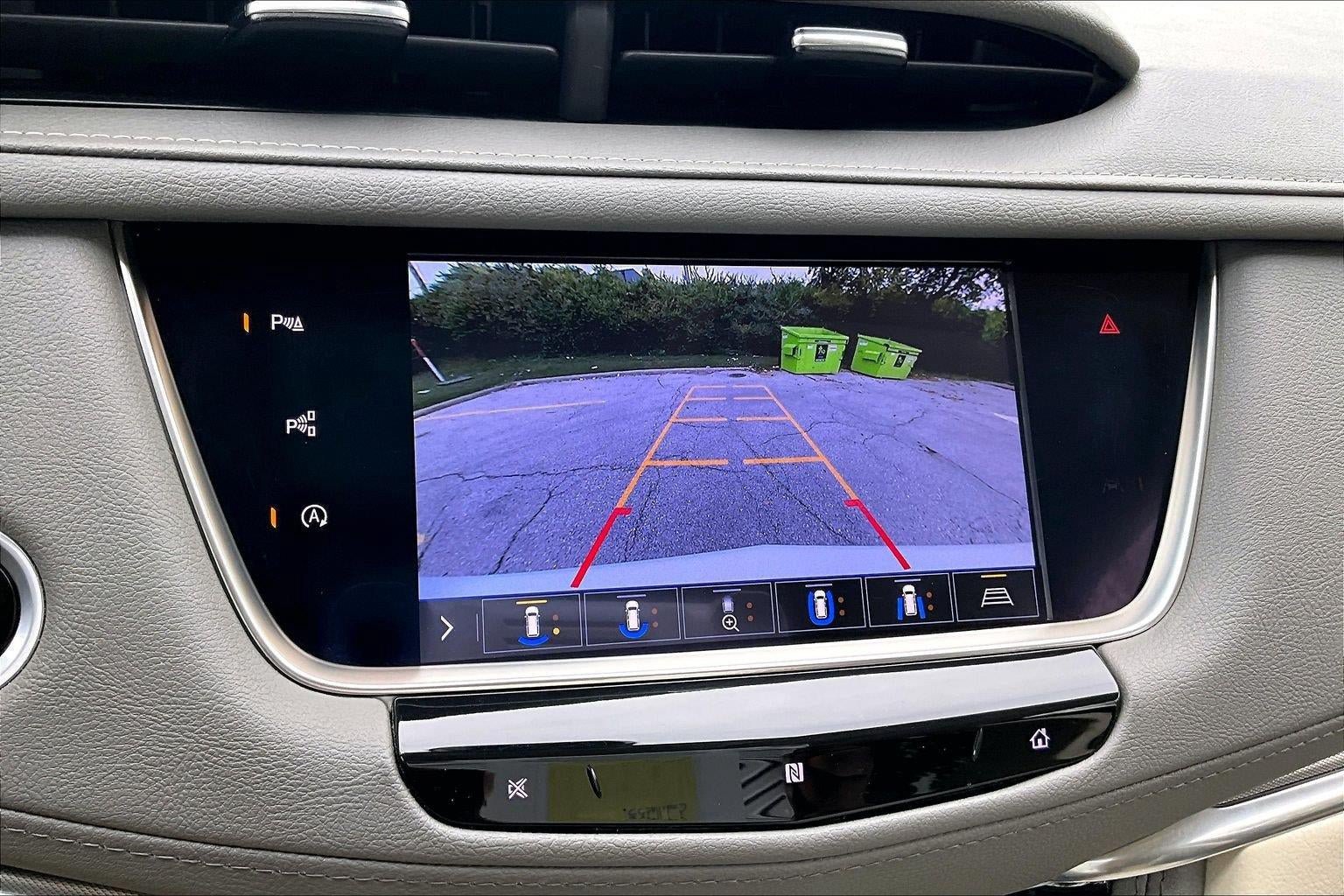 Used 2020 Cadillac XT5 Premium Luxury AWD/4WD image 22