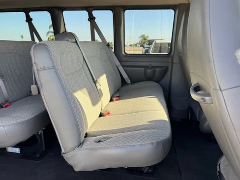 Used 2025 Chevrolet Express 3500 LT w/ LT Preferred Equipment Group RWD image 8
