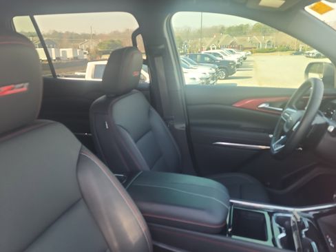 Certified 2026 Chevrolet Traverse Z71 w/ Driver Confidence Package image 11