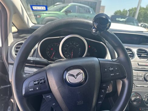 Used 2011 MAZDA CX-7 i SV FWD image 2
