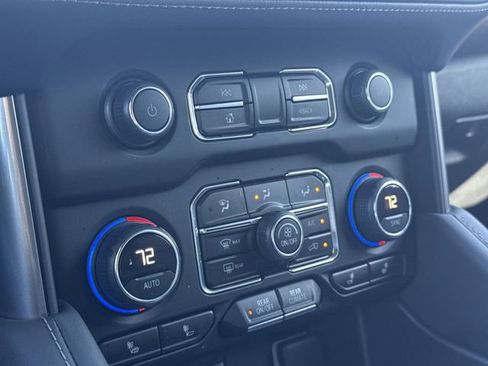 Used 2023 Chevrolet Tahoe LT w/ LT Signature Package image 18