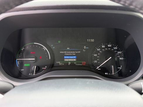 Used 2025 Toyota Sienna XLE AWD/4WD image 26