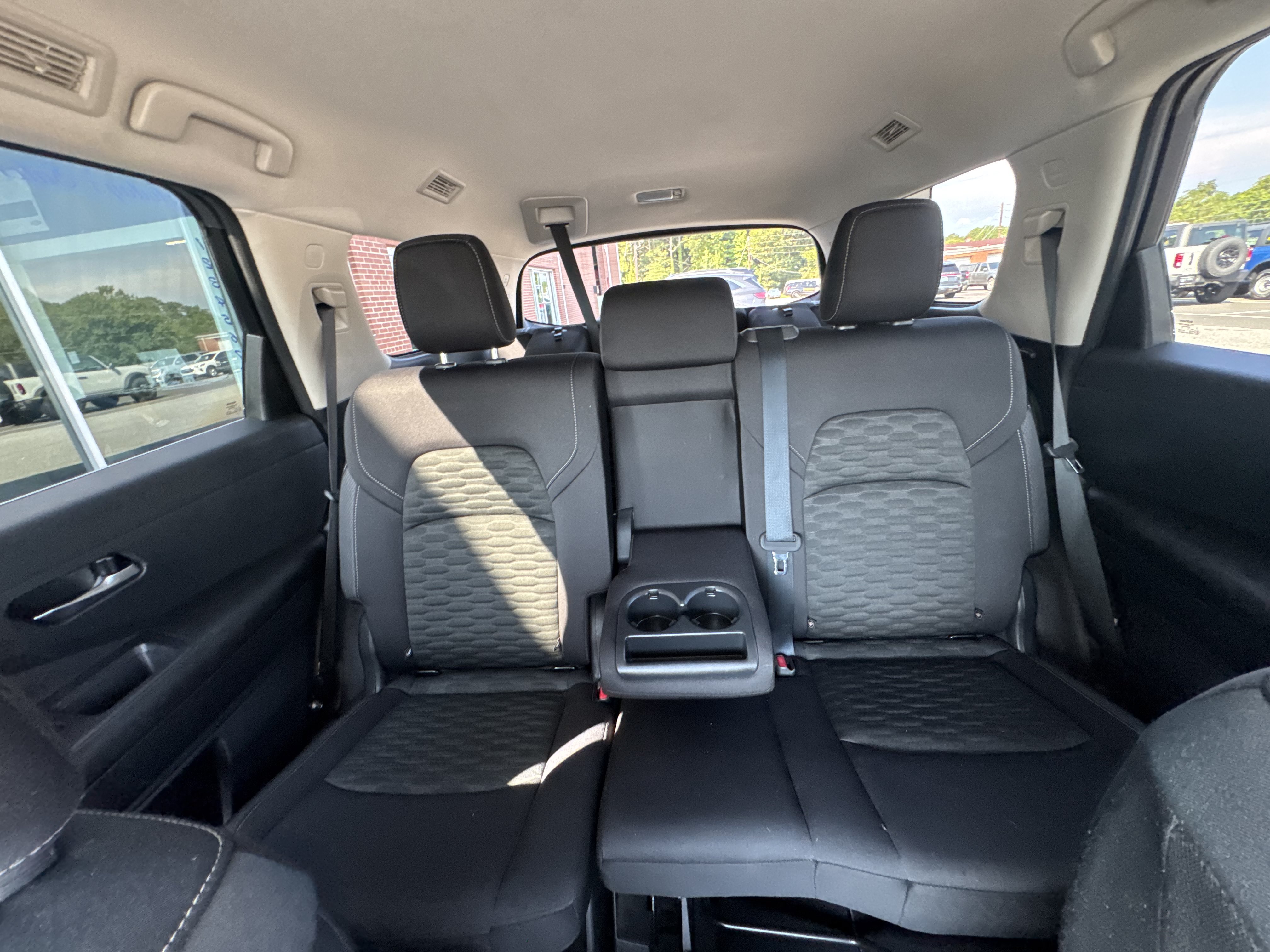 Used 2022 Nissan Pathfinder S AWD/4WD image 21