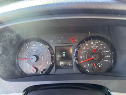 Used 2015 Toyota Sienna LE image 14