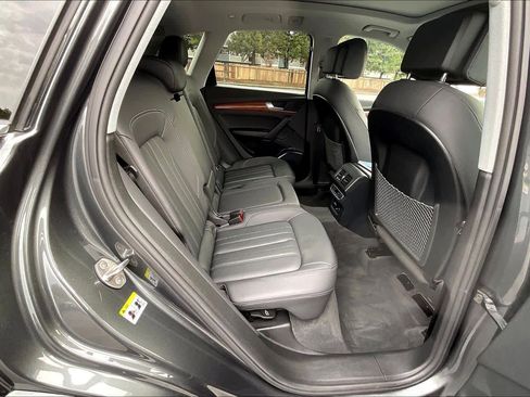Used 2023 Audi Q5 2.0T Premium w/ Convenience Package image 30