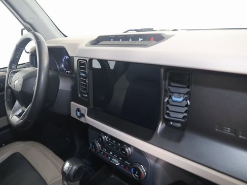 Used 2022 Ford Bronco Wildtrak image 49