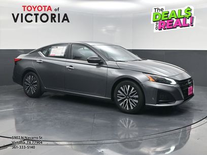 Used 2024 Nissan Altima 2.5 SV