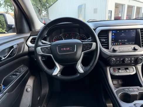Used 2023 GMC Acadia SLT FWD image 13