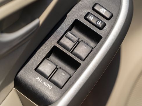 Used 2010 Toyota Prius Two FWD image 14