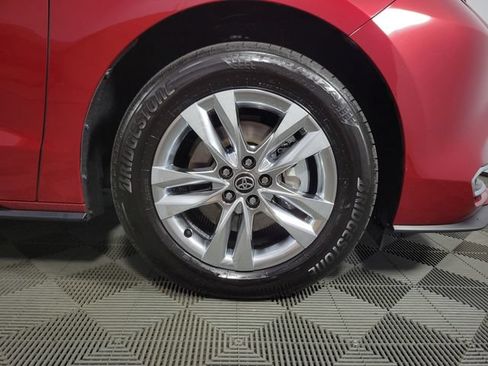 Used 2026 Toyota Sienna Limited FWD image 12