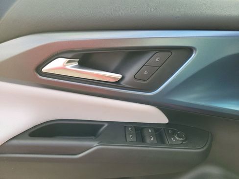 New 2026 Chevrolet Equinox EV LT image 22