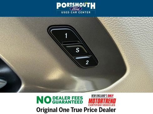 Used 2024 Chrysler Pacifica Touring-L image 23