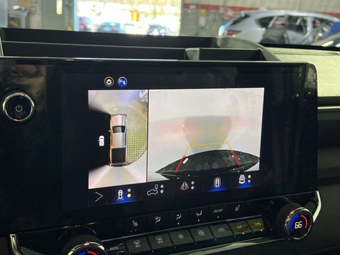 Used 2025 Chevrolet Colorado Trail Boss image 19