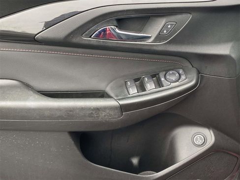 Used 2021 Chevrolet TrailBlazer RS w/ Sun and Liftgate Package image 16
