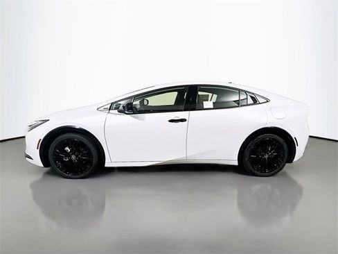 New 2026 Toyota Prius Plug-In Hybrid image 6