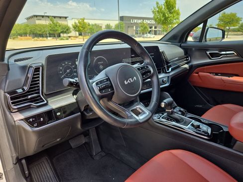 Certified 2023 Kia Sportage SX FWD image 2