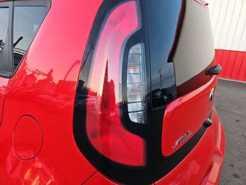 Used 2019 Kia Soul FWD image 19