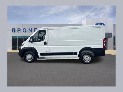 Used 2025 RAM ProMaster 2500 w/ U-Haul Equipment Group FWD image 1