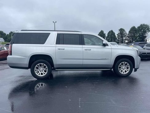 Used 2019 GMC Yukon XL SLT w/ Open Road Package AWD/4WD image 8