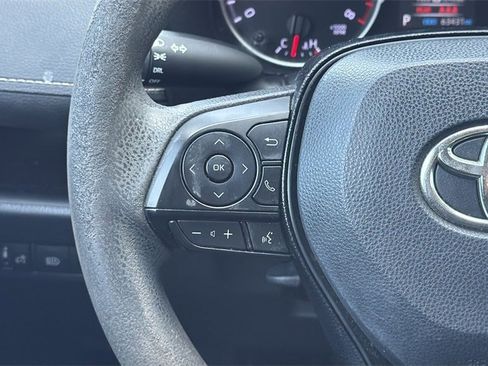 Used 2021 Toyota RAV4 LE image 17