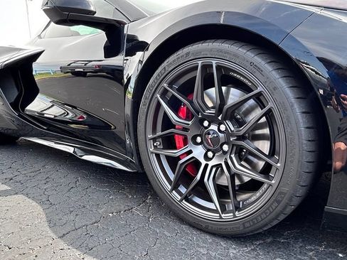 Used 2024 Chevrolet Corvette Z06 RWD image 11