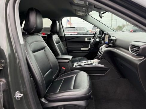 Certified 2023 Ford Explorer XLT w/ Equipment Group 202A image 19