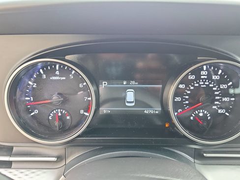 Used 2022 Kia Carnival LX FWD image 15